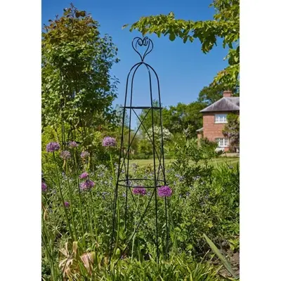 Cupid Obelisk