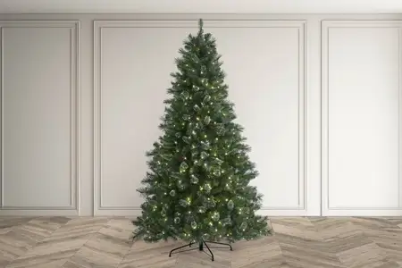 Kendall Spruce - 7.5Ft Tree 550 Warm White LED With Cones & 8 Functions - image 3